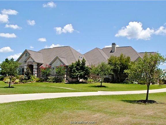 3rd image of 4637 Tuscany Trce