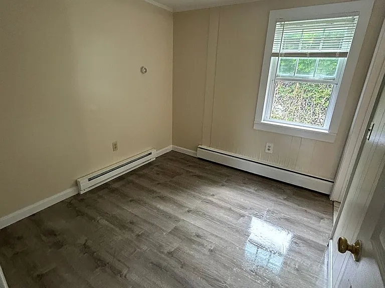 156 Main St — Photo 3