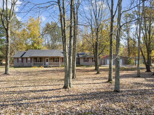 16090 Colonial Dr, Williamsburg, OH 45176