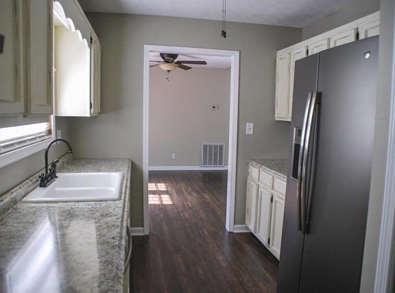 4th image of 3532 Dixie Lee Cir