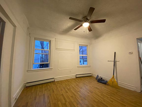 2nd image of 553 20th St #1