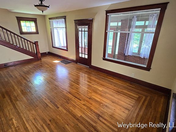 3rd image of 1523 Reid Ave