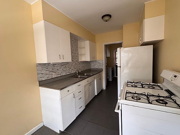 5th image of 1233 14th St #G