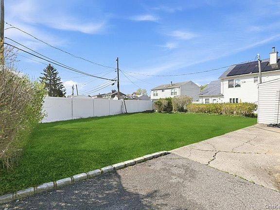 2nd image of 4169 Iris Place