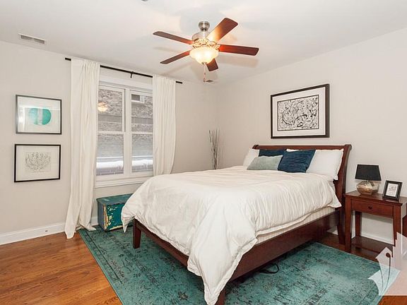 4th image of 3823 N Ashland Ave APT 201L