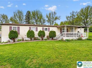 8766 Turkey Ridge Rd, Breinigsville, PA 18031