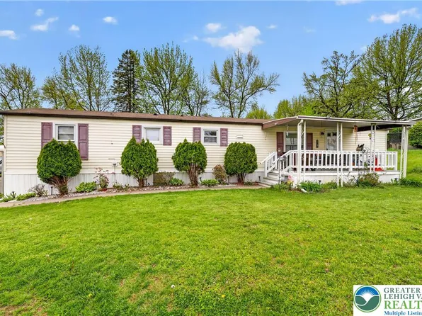 8766 Turkey Ridge Rd, Breinigsville, PA 18031