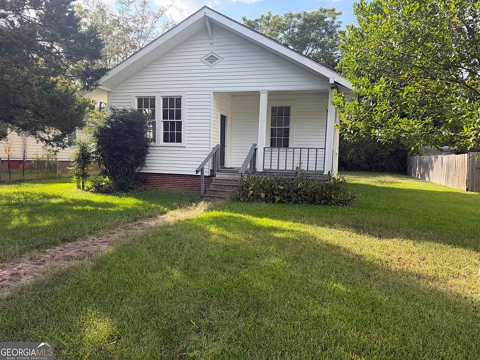 1st image of 310 Shannon Rd NE