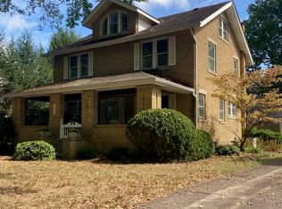 1320 Enslow Blvd, Huntington, WV 25701