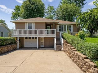 2204 Strader Ter, Saint Joseph, MO 64503