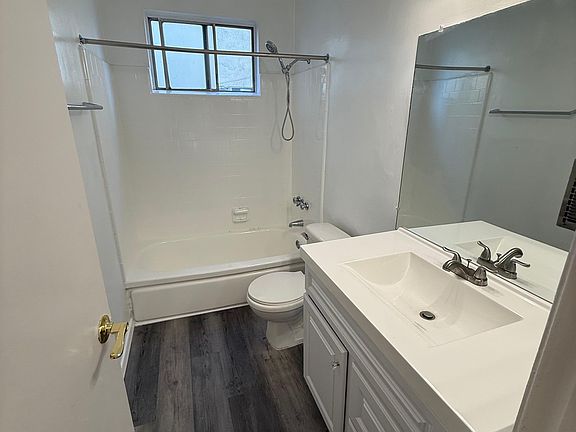 4th image of 632 N Manhattan Pl APT 2