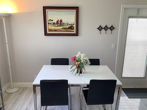 3rd image of 364 Dorset Dr #I