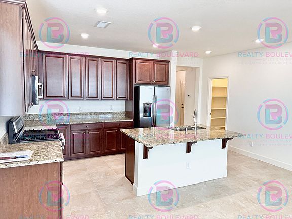 3rd image of 7280 Quill Dr