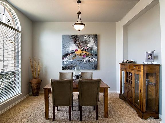 2nd image of 6001 Vineyard Ln