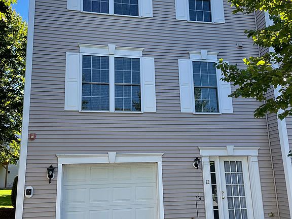 2nd image of 12 Harbor Mist Dr