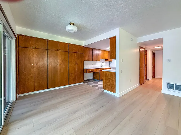Kingcity Apartments — Photo 114