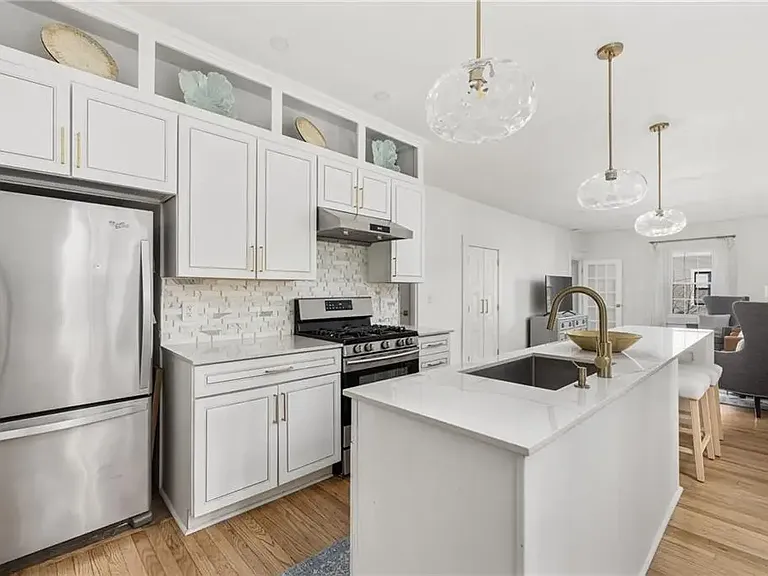 17 Old Beach Rd — Photo 8