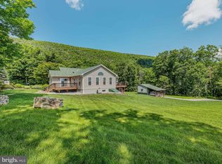 1365 Boulder Spring Trl, Berkeley Springs, WV 25411