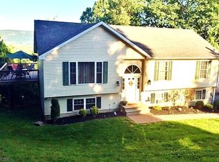 14 Phlox Ter, Glenwood, NJ 07418