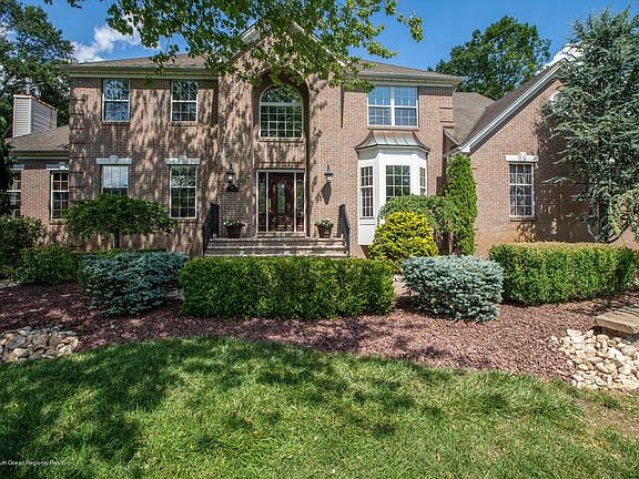 5th image of 856 Woodbury Dr