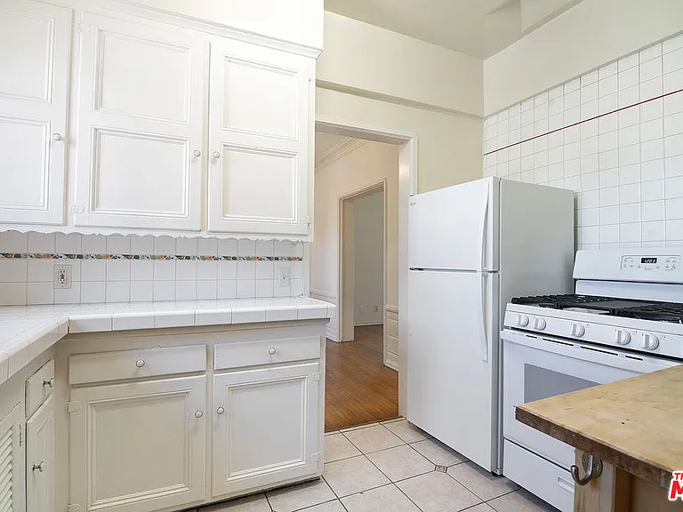 1219 S Alfred St — Photo 9