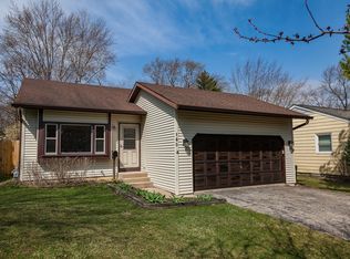 140 S Midland Ave, Mundelein, IL