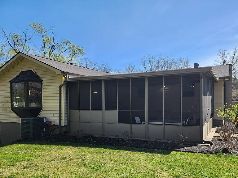 2302 Sherwood Dr — Photo 9