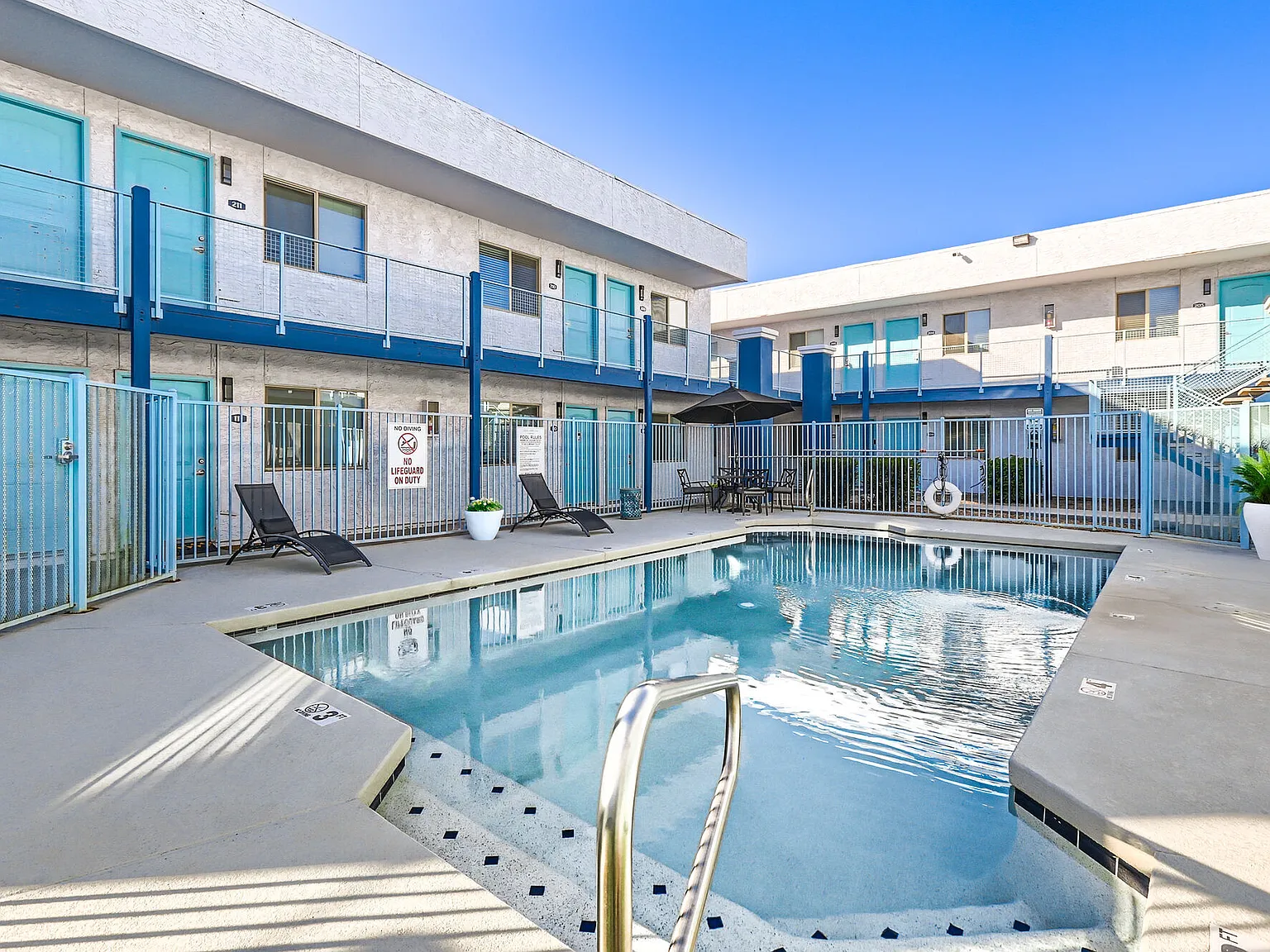 Ava North & South — Photo 2