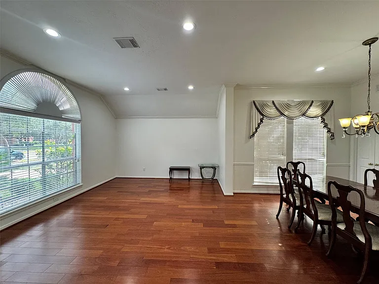 1718 Berkoff Dr — Photo 5