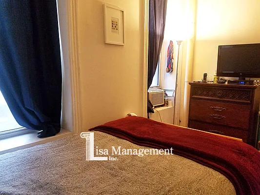 Rented by Lisa Management | media 7