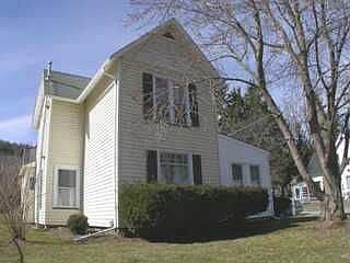 2nd image of 1482 Chestnut St