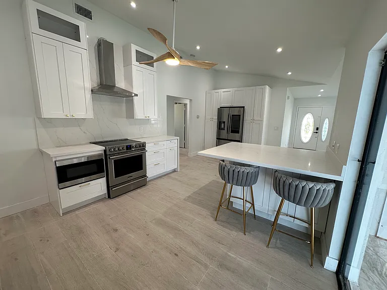 355 Henderson Ct — Photo 13