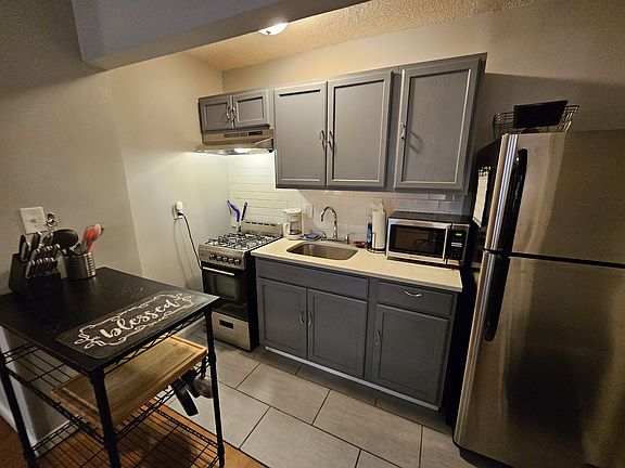 2nd image of 4130-4132 Fisher St #14289199