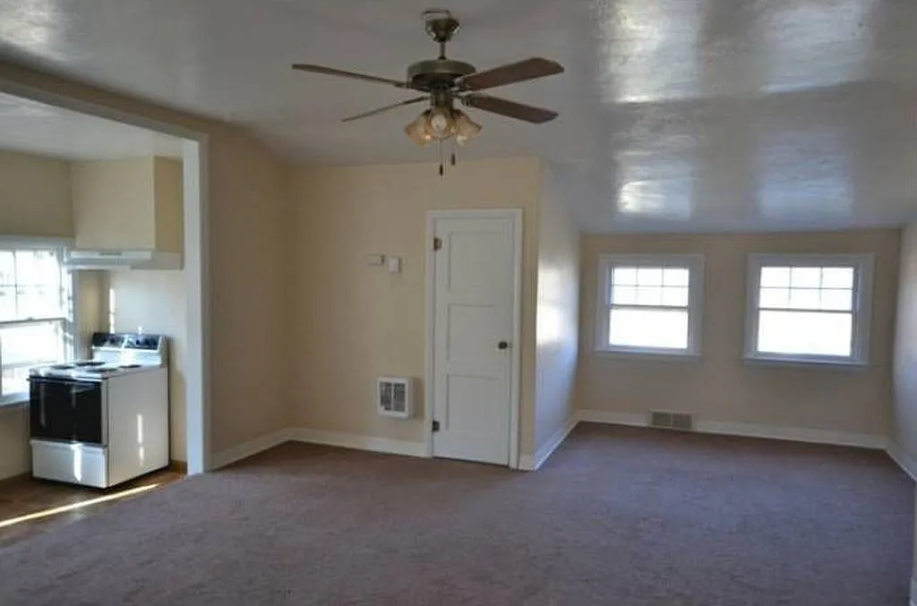305 Peasley Street, Unit 3 — Photo 3