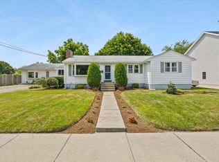 34 Potter St, Dartmouth, MA 02748