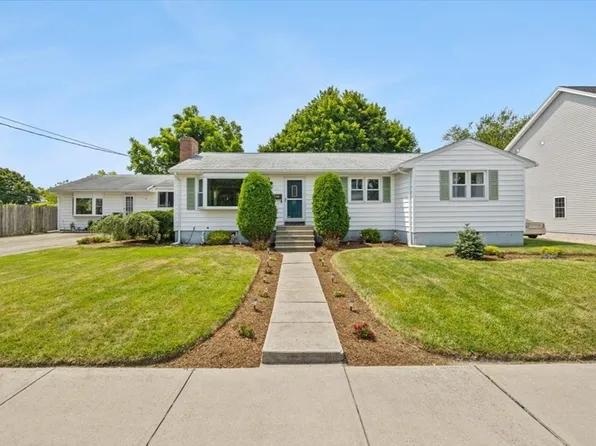 34 Potter St, Dartmouth, MA 02748