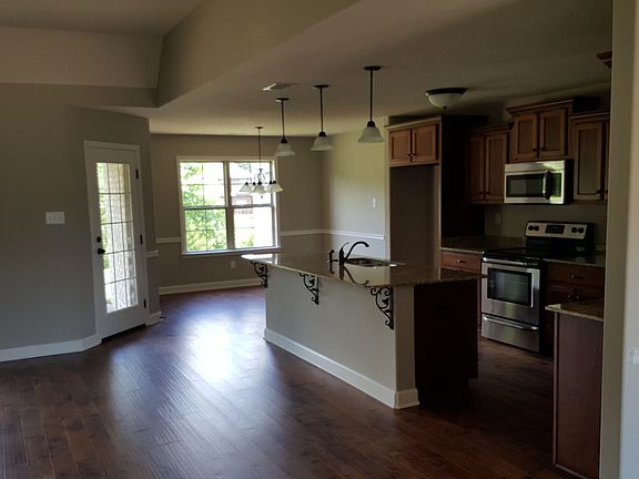 5th image of 20 Meadowland Cir N