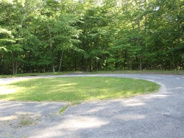 45 La Forest Ln, East Hampton, NY 11937