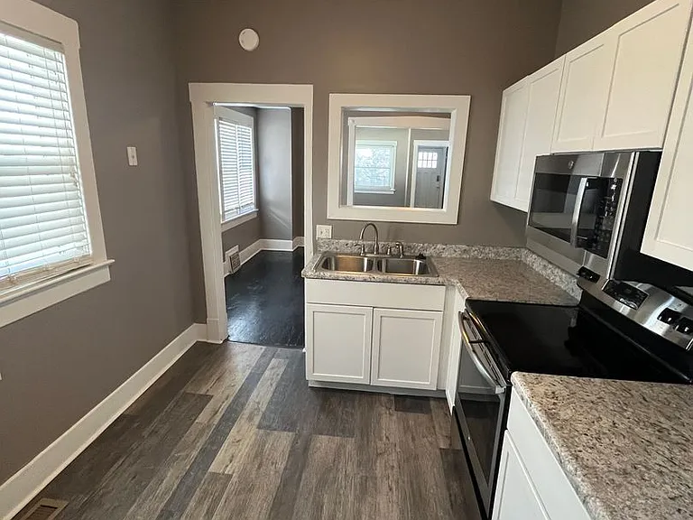 5148 Dodge St — Photo 4