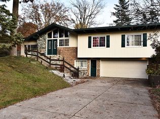 8110 Emberly Dr, Jenison, MI 49428