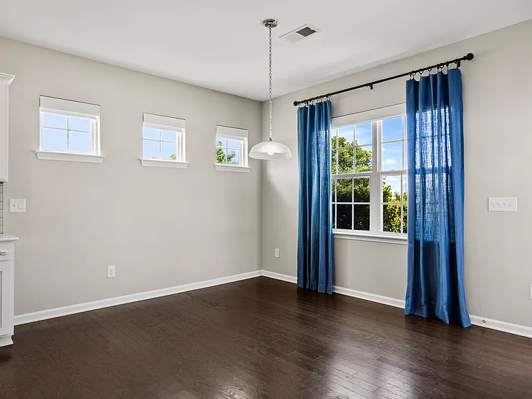 5009 Glenellen Way — Photo 17