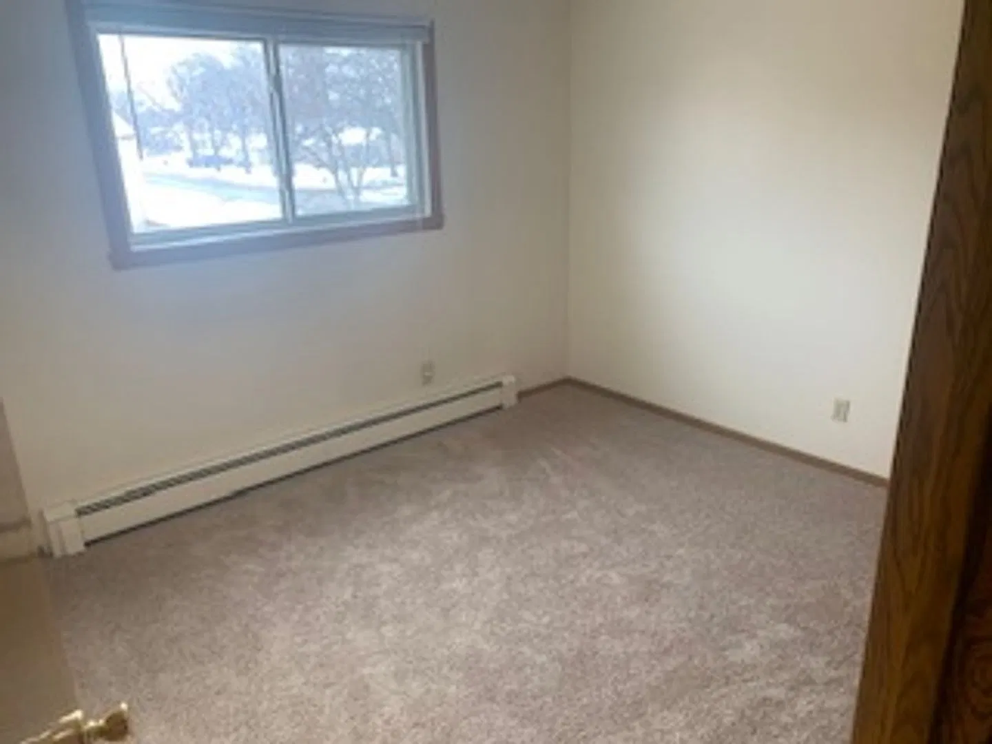 Best building in Benson MN. Spacious, decks, garages, priced great. — Photo 4
