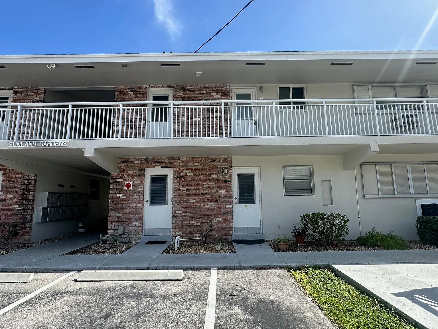 Sunland Garden Apts — Photo 4