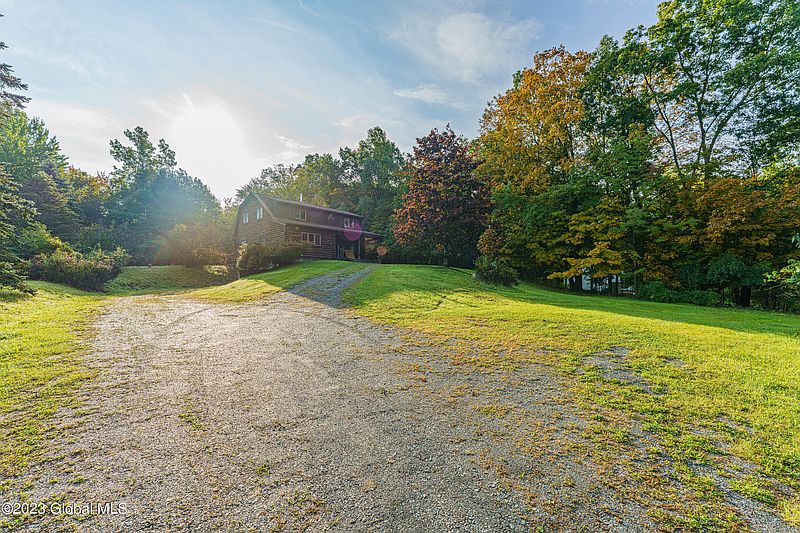 4th image of 146 Holcomb Road