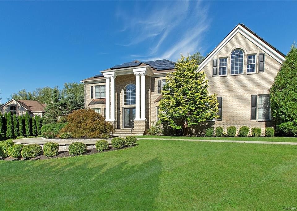 1st image of 4 Candlewood Ct