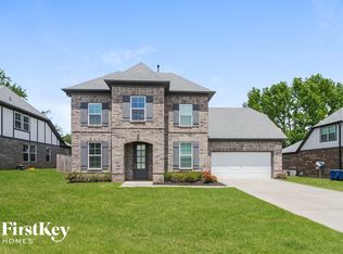 6390 Garrison Ln, Olive Branch, MS 38654