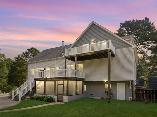 212 Crockett Rd, Seaford, VA 23696