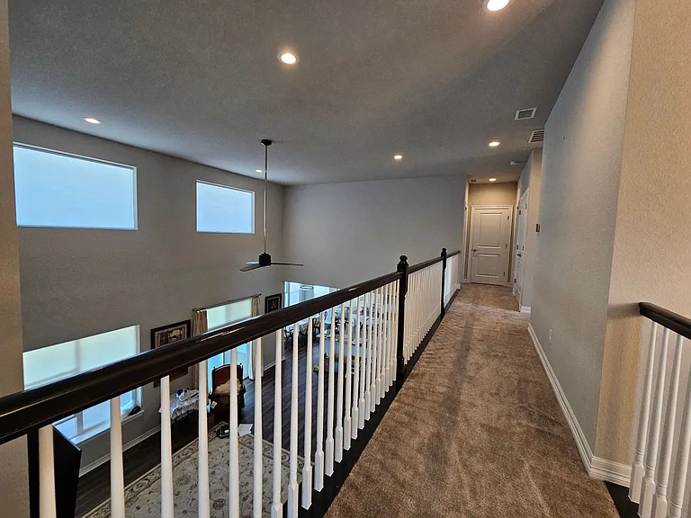 255 Rogers Ct — Photo 16