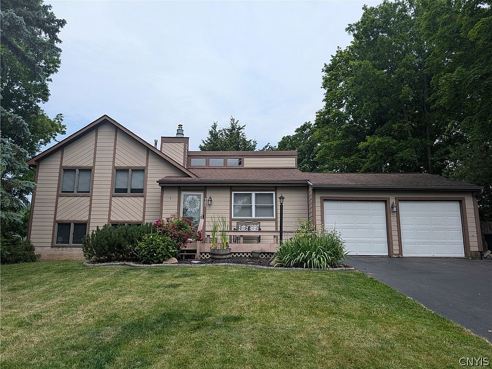 1st image of 707 Fairway Cir
