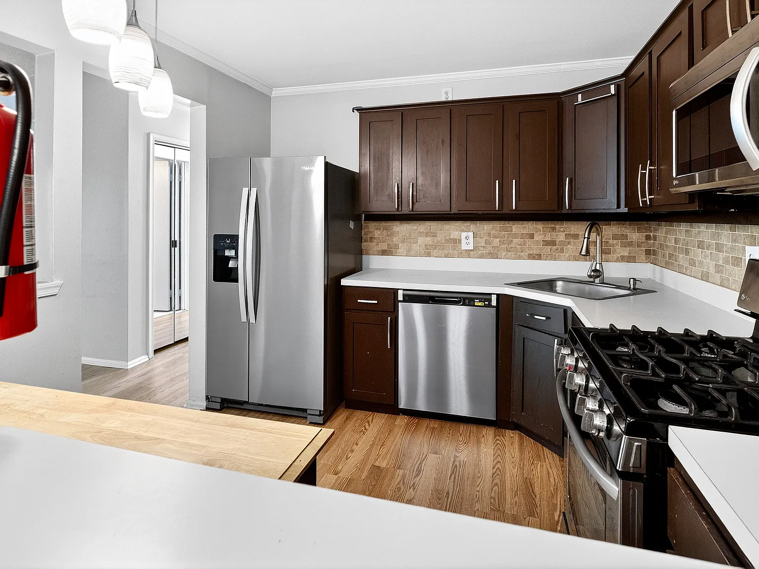 2 bed, 1100 sqft, $2,250 — Photo 1